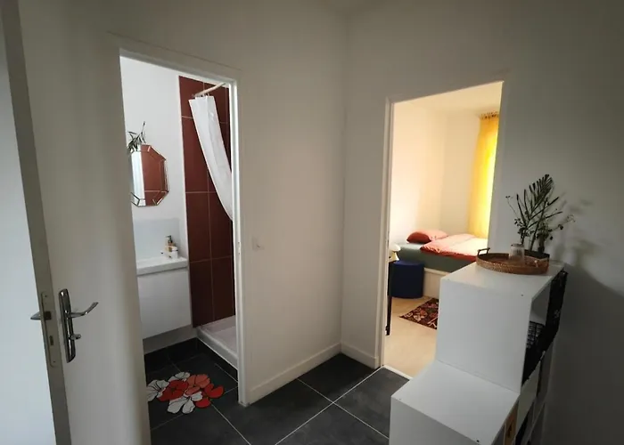 Проживание в семье Cozy A Deux Pas De Paris